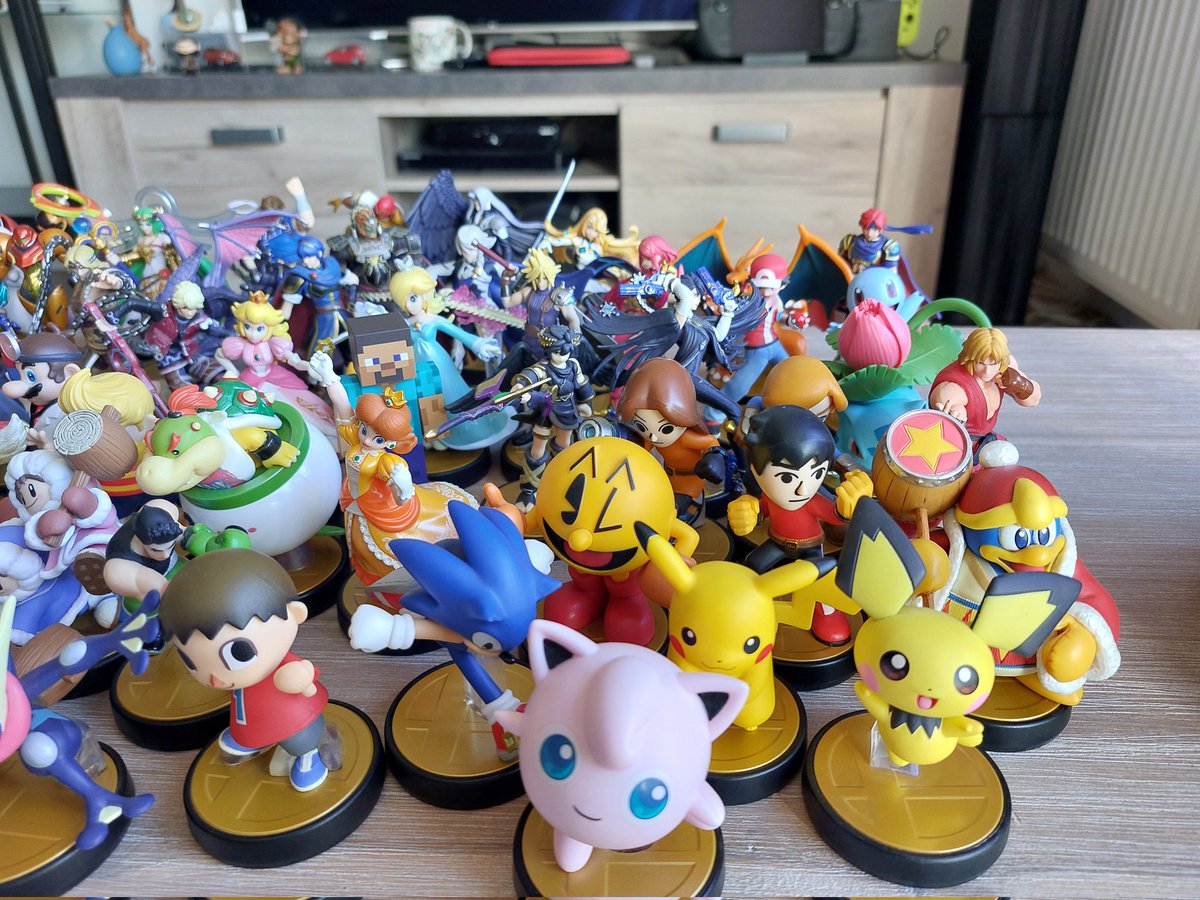 It's been a while since I last updated the status on my Smash Bros. amiibo collection. Well, I just added the latest 3 (technically 4) to the collection and now, after almost 10 years of collecting them all, it's nearly complete. Kazuya, Pyra/Mythra and Sephiroth join the club.
