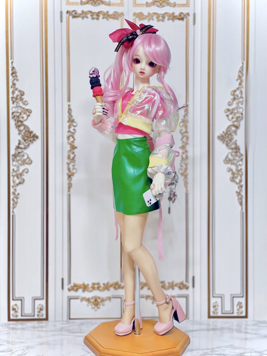 chanel_no1002's tweet photo. 13세 바디에 힐다리라니‼️완전 신세계 경험중 😍

- 위그 : @Nemurumori2018 
- 안구 : @StudioInsert 
- 의상 : @hidden7_no13 
- 의상, 가방 : @m_de_h 
- 아이스크림 : @penguin9715 
- 구두 : @aiyu931028

 #Lunaウィッグ https://t.co/rdbJAQnPjq