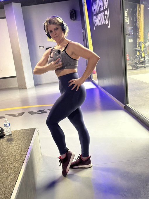 Fin de s&eacute;ance de sport  Et pour cela je te donne un code promo de 90% de remise. Pour te mettre en forme<a href="/tag/mym"class="tags"><span>#mym</span></a><a href="/tag/coquins"class="tags"><span>#coquins</span></a><a href="/tag/gangbang%D9%90"class="tags"><span>#gangbangِ</span></a>