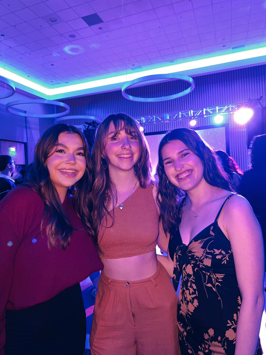 CSUMB's tweet image. #CSUMB’s Winter Formal Ball was an absolute blast! Our #OtterRaft brought the groove with timeless throwbacks and sizzling dance moves, setting the dance floor on fire.

#WelcomeBackWeek isn't over yet — get ready for a weekend filled with events: 

👉 csumb.edu/traditions/wel…