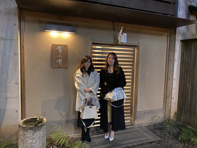 赤坂にある菊乃井さんでご飯食べて来たよ🤭 個室は初めてて、ゆっくりお話しできて居心地良かったです❤️ https://t.co/C7tNNoIqZK