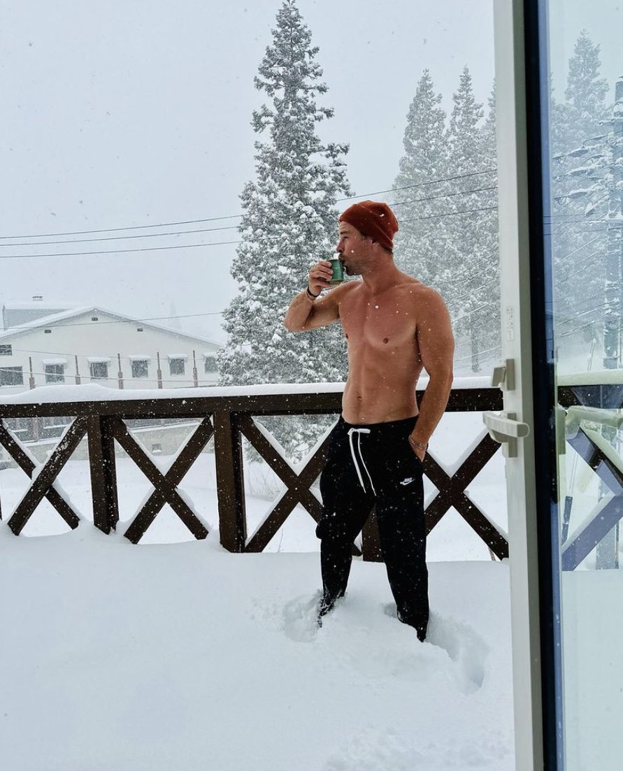 He’s such a show off. 😍