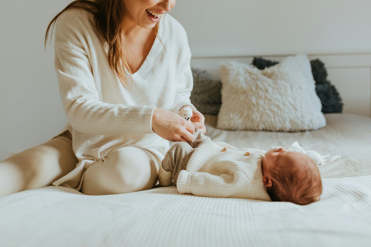 #HealthcarePolicy #MidwiferyChallenges

Switzerland's healthcare debate on early discharge post-childbirth underscores the need for a comprehensive, inclusive discussion among healthcare professionals, focusing on optimal, economically viable #PostnatalCare.