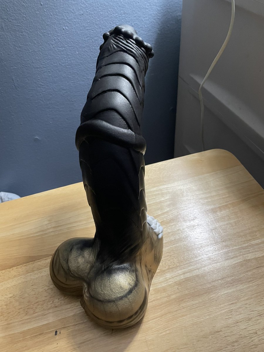 Rara_Hentai's tweet photo. My Newest toy from @FoxyRabbitToys has finally arrived!~❤️‍🔥

Soft Firmness, Size Large, Tainted Gold Balled Plu With A Suction Cup Base!~ 💛🖤🍒🍆 https://t.co/acFqoMCLJY