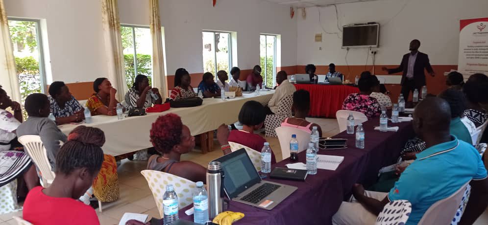 “No one is above the law. Rape is Rape! kindly report to police all forms of human rights violations you experience”- Samuel ASP UNESO under the @JasProgramme has successfully convened stakeholders in Gulu & Busia district for a dialogue meeting on ways to promote SRHR for SWs