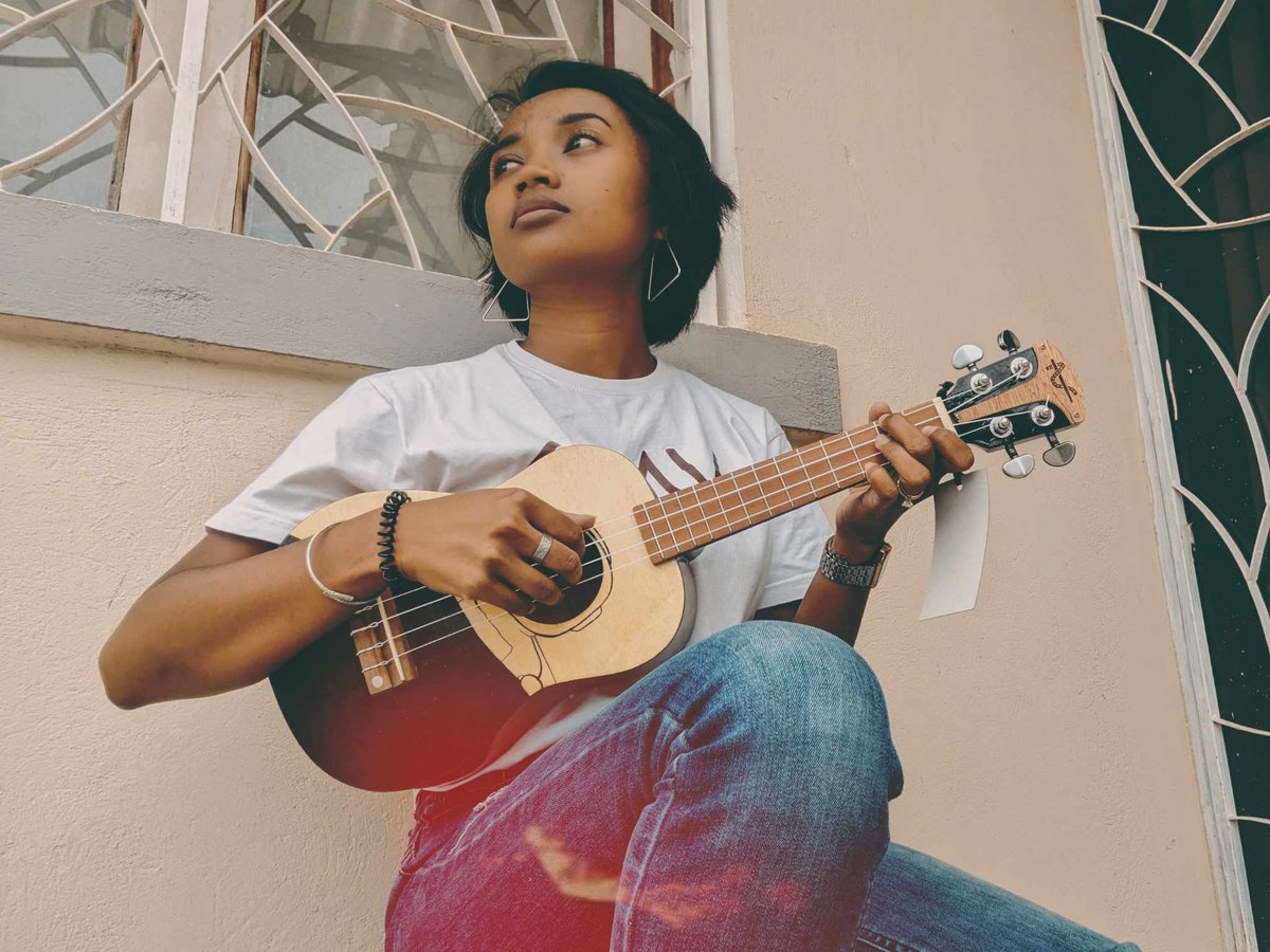 gate_press's tweet photo. #TADY: L'#entrepreneuriat en #musique selon #KantoRabenarivo
Kanto Rabenarivo,se fait remarquer dans le monde de la musique avec sa société TADY: fabrication et  personnalisation d'instruments de musique comme les ukuleles et les guitaleles.
https://t.co/0wbP8cdh58
#gatenewafrica https://t.co/Xr3hL1VI4C