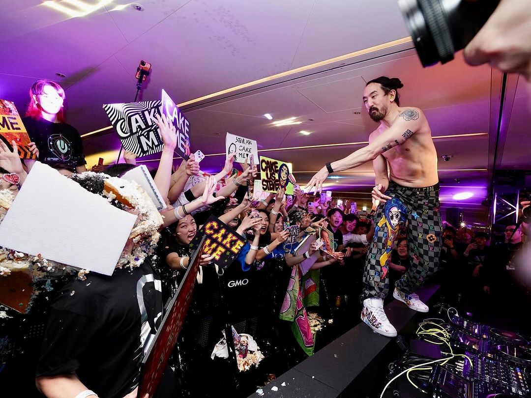 hokori1226's tweet photo. スティーブ青木の良さがわかりませーん✨Cake me!!✨
#GMOSONIC2024
#SteveAoki
#Cakeme https://t.co/aW53hsNvWI