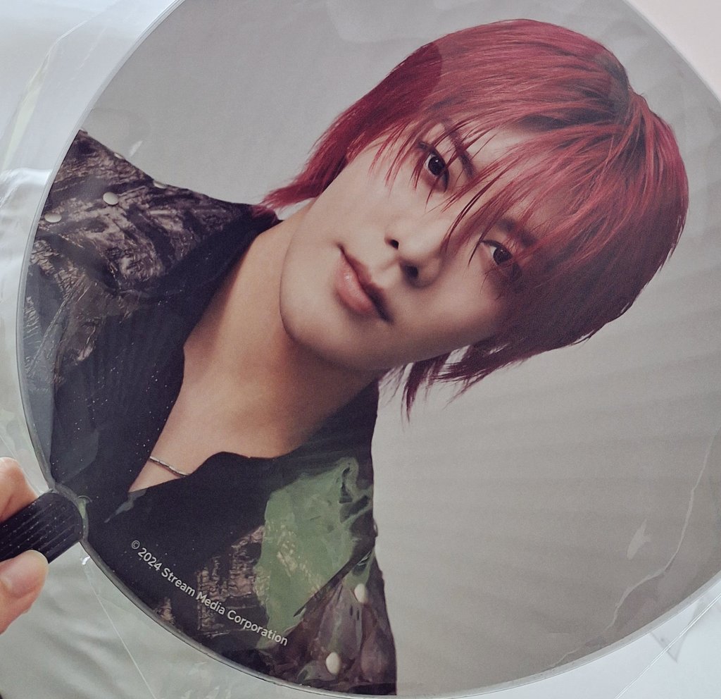 yuutabom's tweet image. 240122 Applewood NCT127 Fansign
Yuta said in TUBul that his body condition wasnt the best at this time..
Told him thank you for giving the best show in the Philippines, despite of it all.
Of course, the uchiwa had to be there too😆