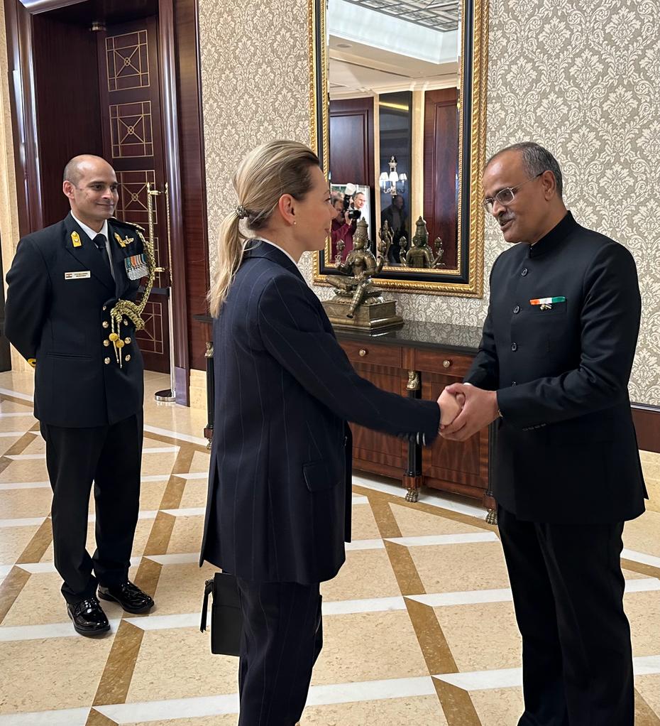 IndiainUkraine's tweet image. Ambassador Harsh Kumar Jain hosted a reception on occasion of the 74th anniversary of the Republic Day of India. Deputy Foreign Minister of Ukraine, H.E. Ms. Iryna Borovets attended the reception as the Chief guest. @MEAIndia @MFA_Ukraine @IrynaBorovets1