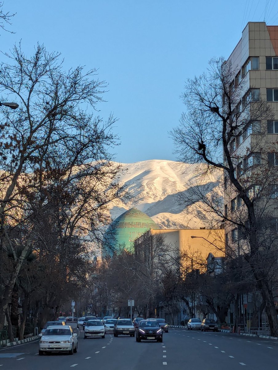 Lovely view of the mountains 😍 📷@HosseinHamdieh #Tehran