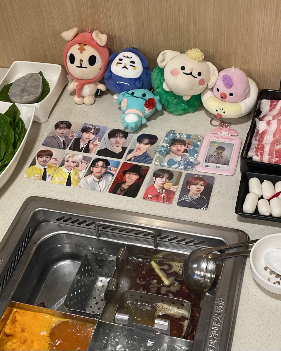 해피태영데이🎂🤍 
#태영이는_고기먹어_러비티가_채소먹을게