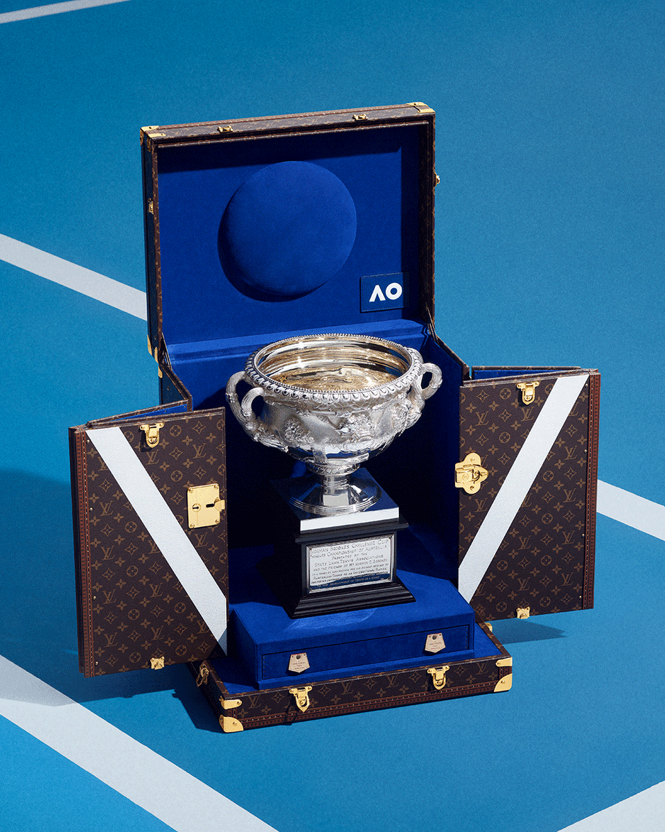 Victory Travels in #LouisVuitton. In partnership with the @australianopen 2024, the Maison handcrafted two Monogram trophy trunks, lined in blue to match the tournament's signature colors. Discover the creations at on.louisvuitton.com/6003Tp23H

#AusOpen #AO2024