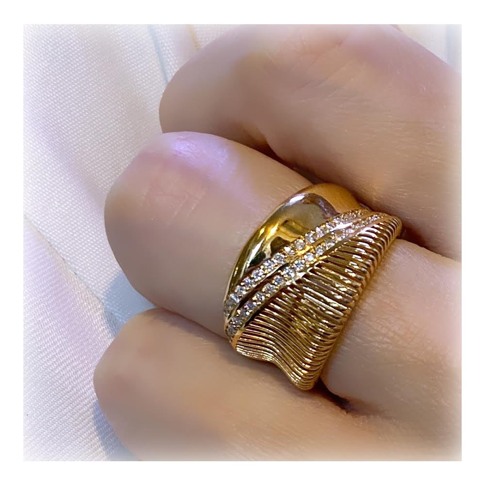Pırlanta Yüzük
Diamond Ring

👉🏻 atelierminyon.com.tr

#pırlantayüzük #sevgililergünühediyesi #diamondring #diamondjewelry #mücevher #jewelryforher #giftforher #valentinesdaygiftideas