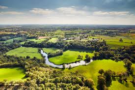 L’agriculteur nourrit la planète et dessine nos territoires. 
 Le monde agricole et ses parties prenantes sont impactés depuis de nombreuses années notamment par la complexité administrative croissante.
 Cela détourne nos organisations de l’essentiel et de nos raisons d’être.