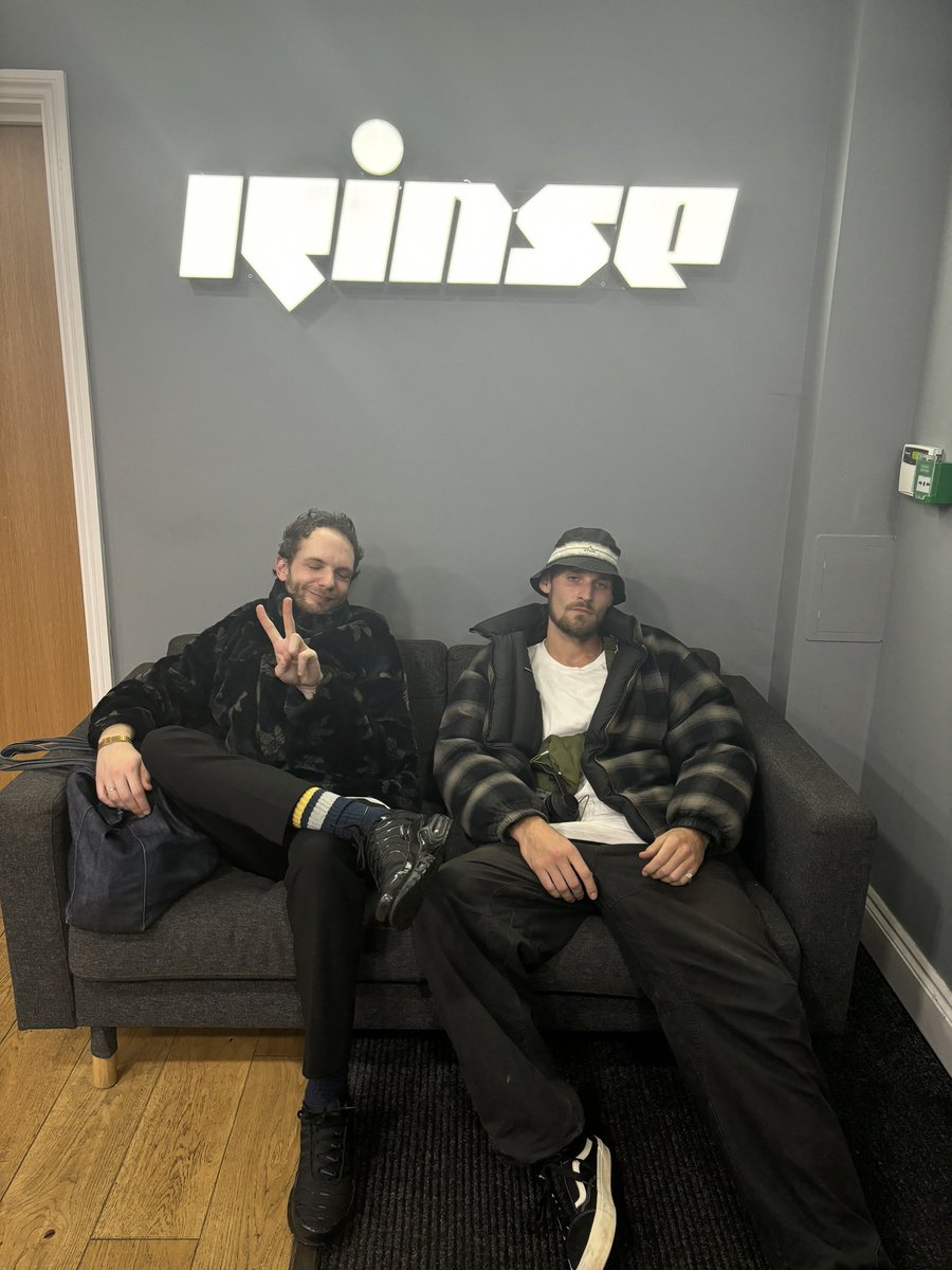 this show was a lot of fun - thank uu to Big Kani ❤️‍🔥

&gt;&gt;on.soundcloud.com/kJvmxRGiMQezAq…

———