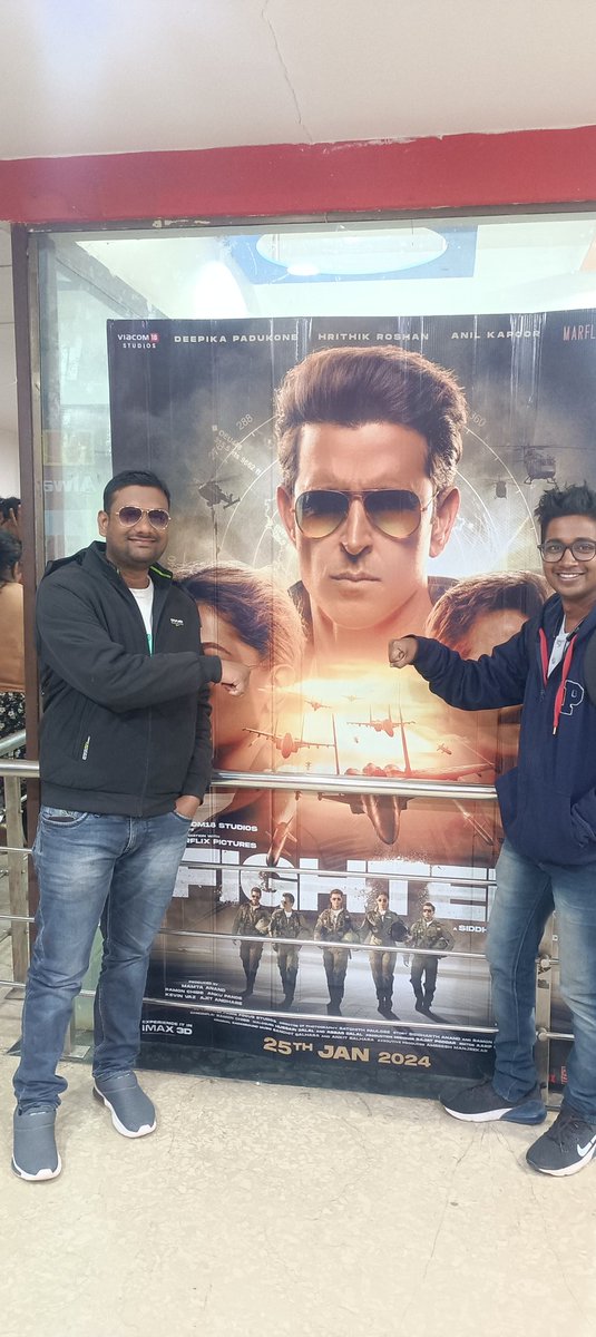 Mylord_Shankar's tweet photo. शानदार! जबरजस्त! लाज़बाब!
@justSidAnand @iHrithik 👍👍 #superbwork
#Fighter
#FighterMovie
#FighterReview
#FighterBaapEntertainer
#HritikRoshan
#SidharthAnand https://t.co/jbME95wspI