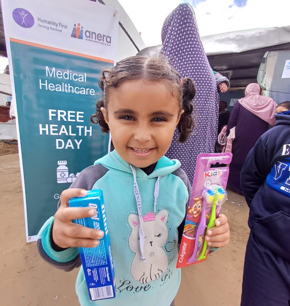 HFI1995's tweet photo. The #children have been suffering in #Gaza without access to water and basic necessities. HF is working with @AneraOrg to provide #hygiene items including toothbrushes and toothpaste in Rafah. https://t.co/isIVZ0BGgB