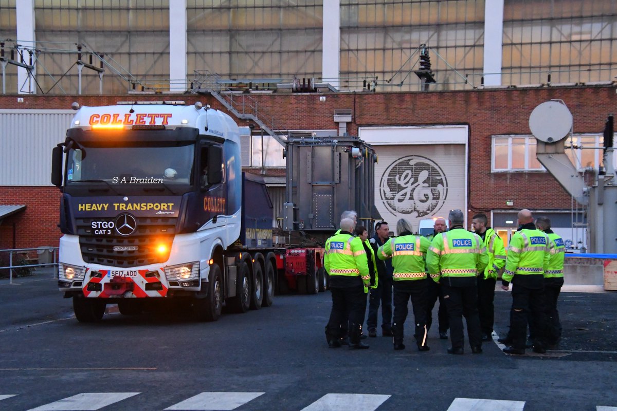 Final briefing by <a href="/RoadPolicing/">ZR</a> and <a href="/CollettLtd/">Collett & Sons Ltd</a> before leaving @generalelectric at Stafford this morning