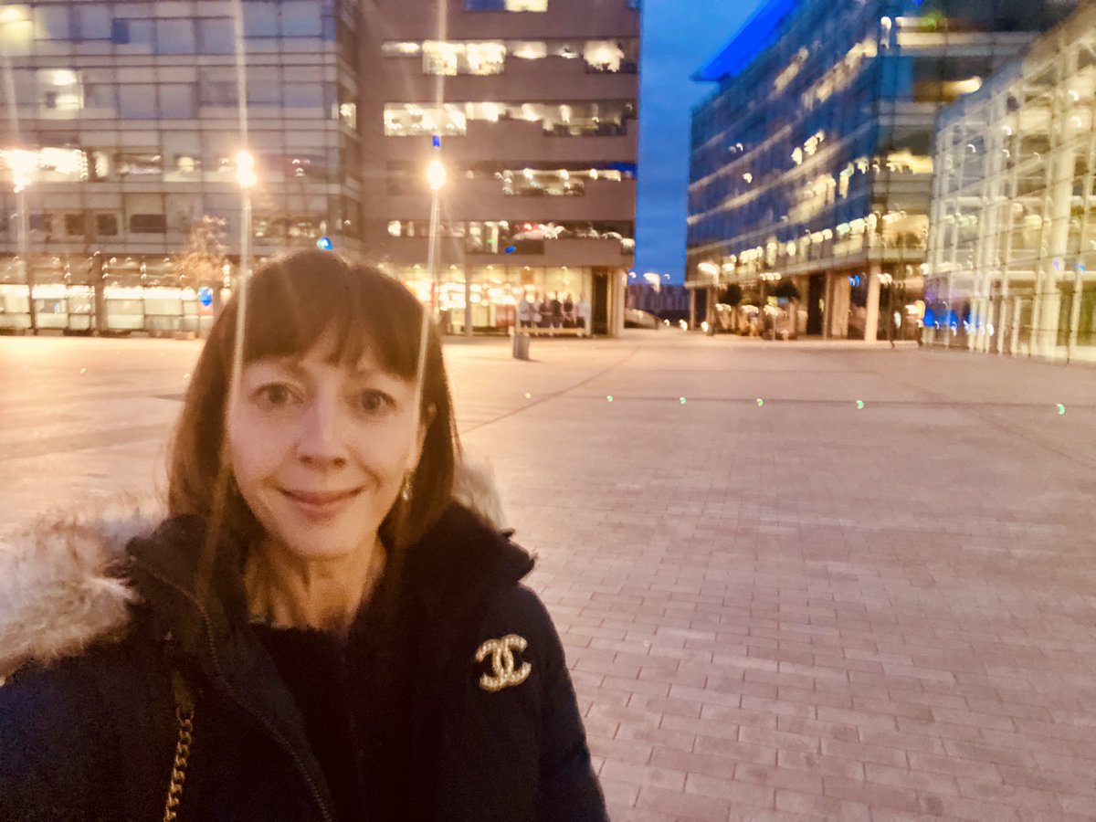 MissJoEdwards's tweet image. I’ll be on @BBCBreakfast at 8.30am to discuss the welcome news that govt is to launch a legal advice pilot for separating parents to keep more cases away from court, something @ResFamilyLaw has been pushing for since the legal aid cuts 10 years ago 👏🏻  gov.uk/government/new….