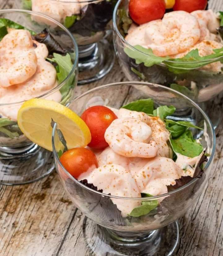 flawlessfooduk's tweet photo. A Prawn Cocktail makes the perfect topping for a jacket potato 😋

https://t.co/as3MwCZZcP

What are you having for lunch today?!

#lunch #starter #simplesalads #appetizer #prawn #seafoodlover #jacketpotato #foodie https://t.co/iq1ks0DVfF