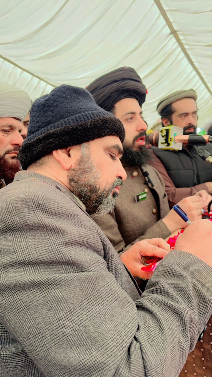 Malik_NA182's tweet photo. ہر دل عزیز قائد محترم کے لیے کوئی ایک جملہ https://t.co/7zj4LKif46