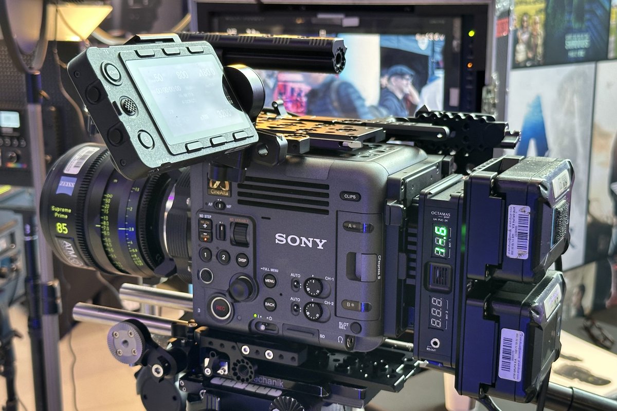 OCTAMASgear's tweet image. Check out SWISS cage + Power solutions BURANO @ SONY booth @ ATM Lens Days 2024

#cameraaccessories #cinematographer #focuspuller #focuspulleratwork #octamas_gear #octamas.gear #cvptv #cvpgroup #xinegear #BandPro #16x9inc #schweizervideo #hnb_broadcast #atmlensdays #sonyburano