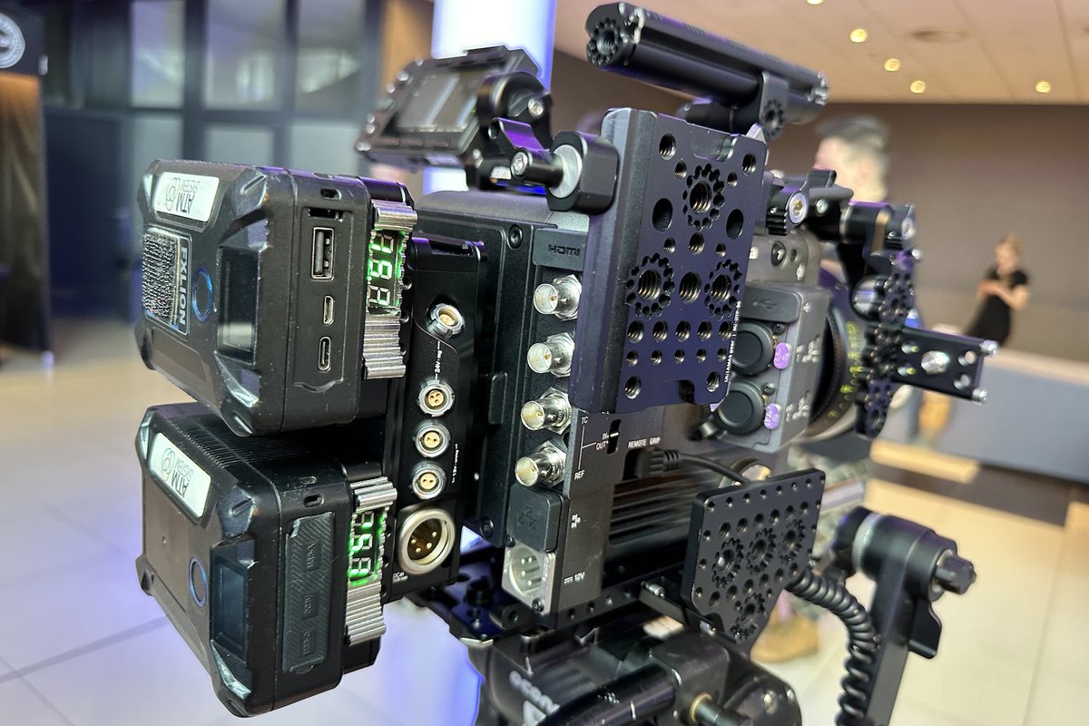OCTAMASgear's tweet image. Check out SWISS cage + Power solutions BURANO @ SONY booth @ ATM Lens Days 2024

#cameraaccessories #cinematographer #focuspuller #focuspulleratwork #octamas_gear #octamas.gear #cvptv #cvpgroup #xinegear #BandPro #16x9inc #schweizervideo #hnb_broadcast #atmlensdays #sonyburano