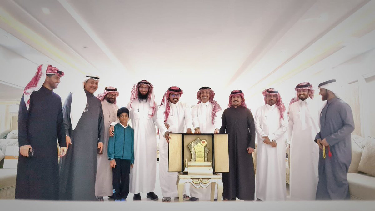 كل الشكر والتقدير لزملائي الاعزاء بالماجستير للاحتفاء بي بمناسب حصولي على الدكتوراة في العلوم التربوية .. ليلة جميله عاجز عن الشكر والثناء لهم جميعاً غمرتوني بكرمكم ونبلكم وان شاء الله نردها لكم في افراحكم قريباً