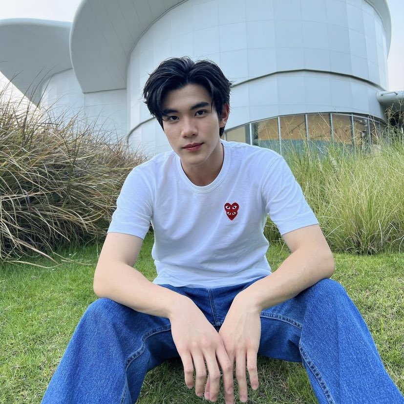 nox2perrr's tweet photo. สวยใสแบบเฟรชชี่ ปี 1          สวยสับแบบพี่ ปี 4 https://t.co/aJUPcQp6Kw