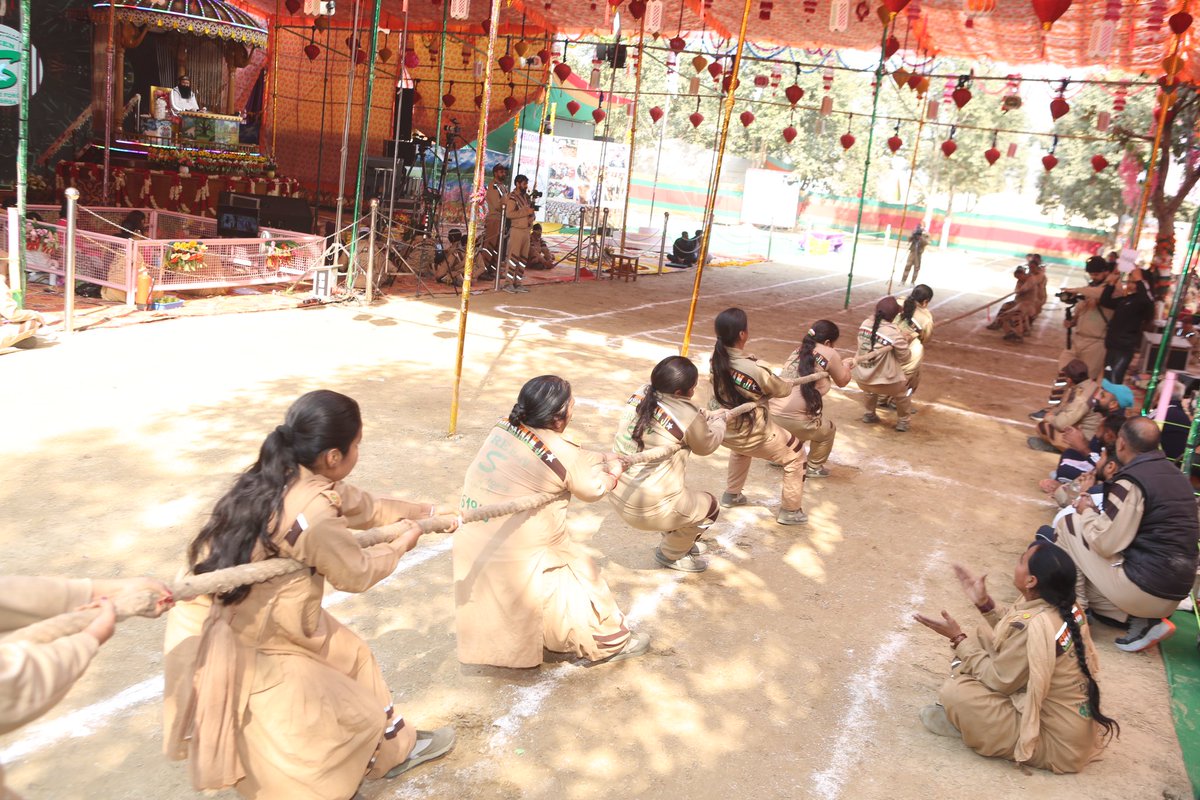 GreenSwelfares's tweet photo. The historic game of "Rassakashi" dates back centuries and holds cultural significance across the country. Reflecting the enduring values of strength, unity and perseverance, it has been a popular recreational activity at festivals, fairs, and gatherings across India.
Today, the Green 'S' champions complete neck to neck; may the best team win!#FoundationDay #23rdAnniversary #RamRahim #SportsMeet