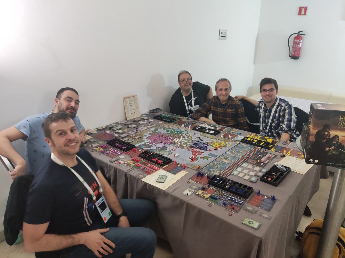 DavAlvGar's tweet photo. Un placer poder descubrir este Europa Universalis editado por @NACWargames en español
Tiene de todo, es complejo y largo, pero sin duda merece la pena #Bellotacon24 https://t.co/Eq6p4khczt