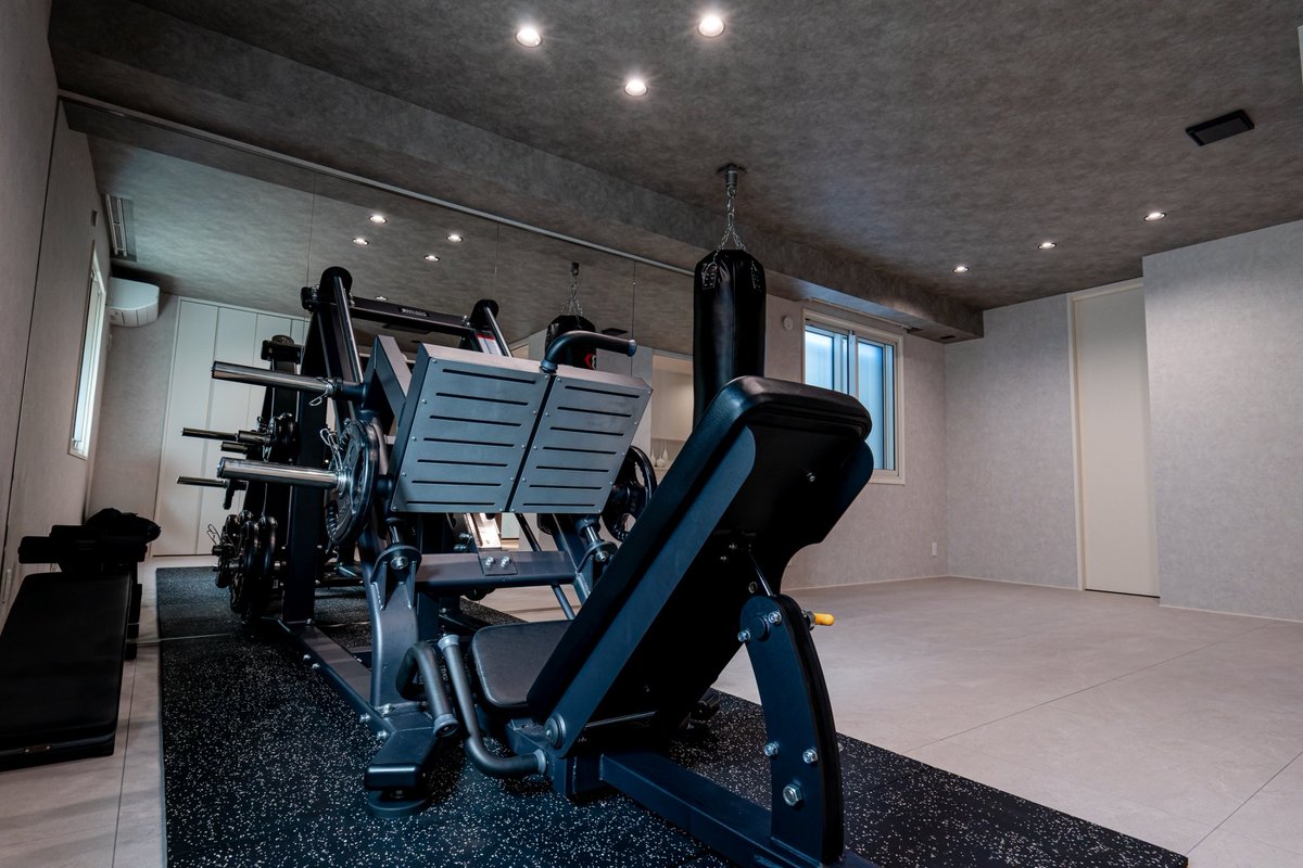 niwaka_audio's tweet image. 【ジム部屋】
昼のほうが明るくていいでちね🥺
#レッグプレス #エコレコフィットネス #BODYDESIGN