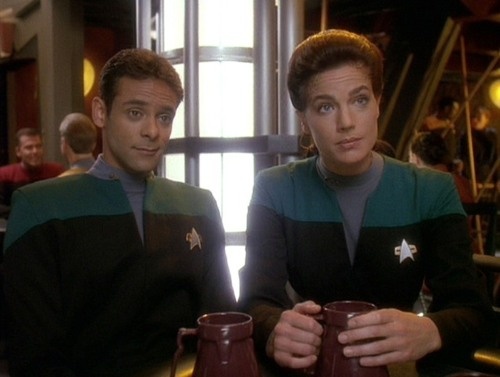 LizzardsBF's tweet photo. If you approach our table and we look like this, you can be 100% certain we were gossiping. https://t.co/1nO6vmr924