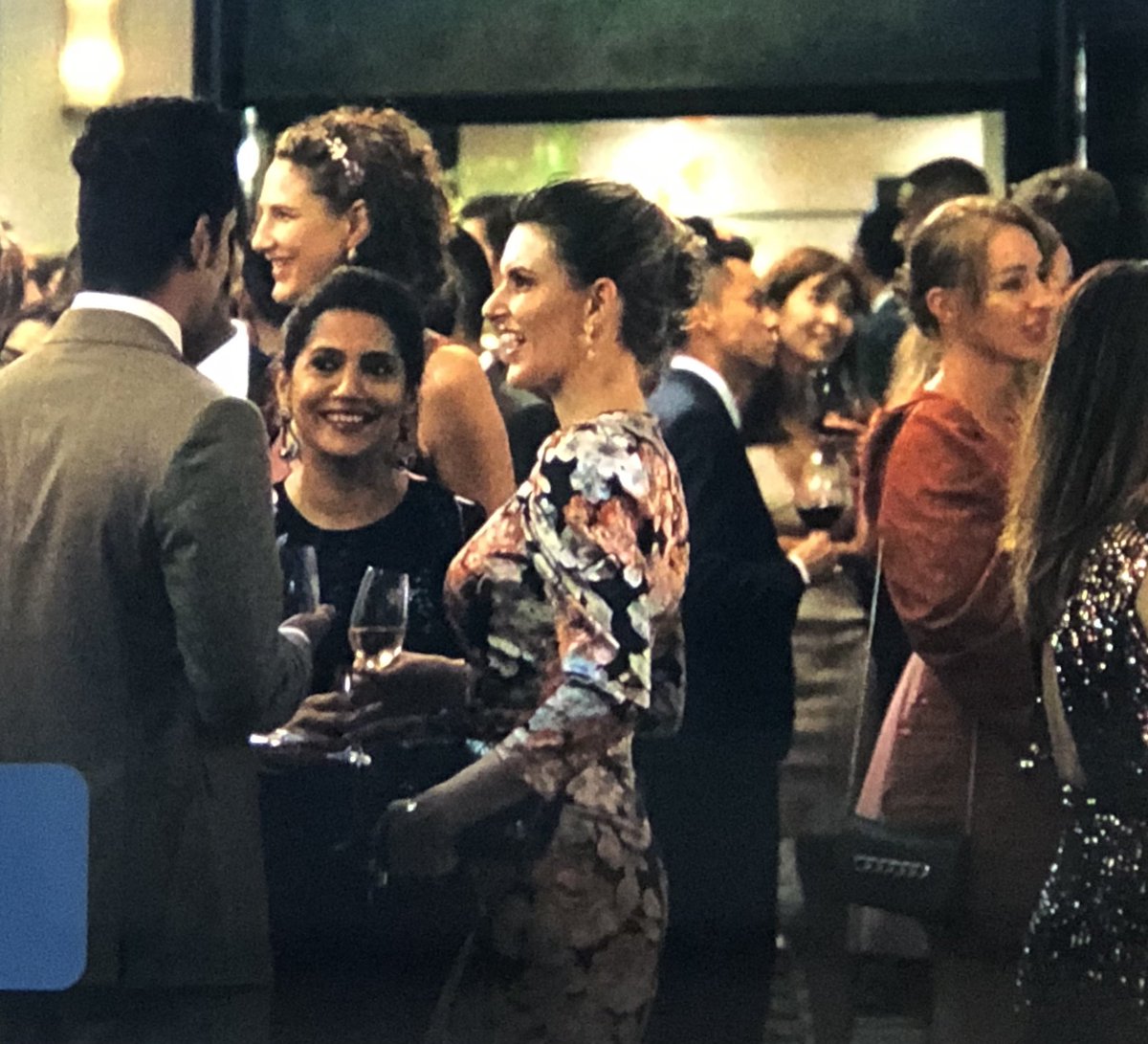 Jay_Watt's tweet photo. Hilariously an actual #HongKong expat appears in the early scenes of #TheExpats - that’s legendary standup comedian Maitreyi Karanth - due for her own #Netflix special surely sometime soon (be a good follow a #journalist might look into I reckon) https://t.co/3VQztJtJDF… https://t.co/q3x7FidZUo