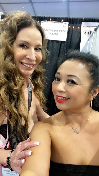 My friends the legends @ChristyCanyon11 and @BlameItOnGinger https://t.co/9X3rw2MsUJ<a class="tags" href="/tag/christycanyon11">@christycanyon11</a><a class="tags" href="/tag/blameitonginger">@blameitonginger</a>