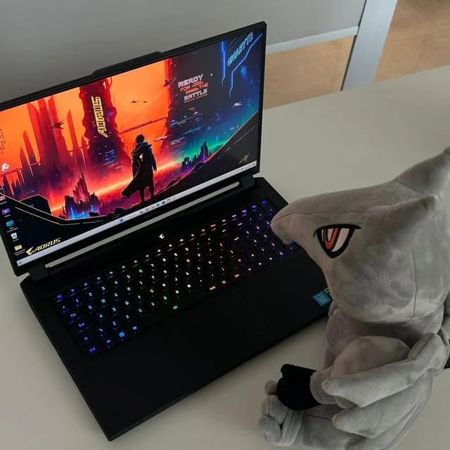 Hafta sonu keyfimiz sağlam🔥😍

ebrarbilgisayar.com/gigabyte-pmk72…

#gigabyte #aorus #aorusgaming #gigabyteaorus #gigabytegaming #gaming #gaminglaptop @aorus_tr