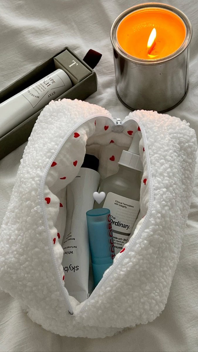 modernlilithh's tweet photo. little red hearts https://t.co/nobk67cuoO