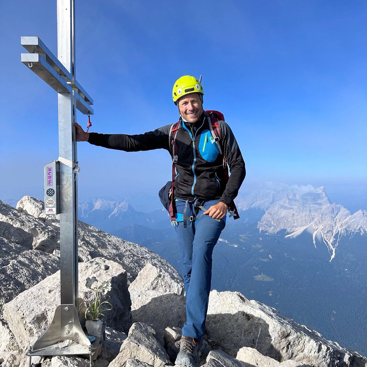 Nuovo appuntamento con #LineaBianca!! Nella puntata di oggi vi porteremo in Veneto nel suggestivo Cadore, dove la neve dipinge paesaggi incantevoli, tra le tradizioni e le storie uniche di questa terra. Ogni sabato alle 14, su #Rai1!! 👍🏻