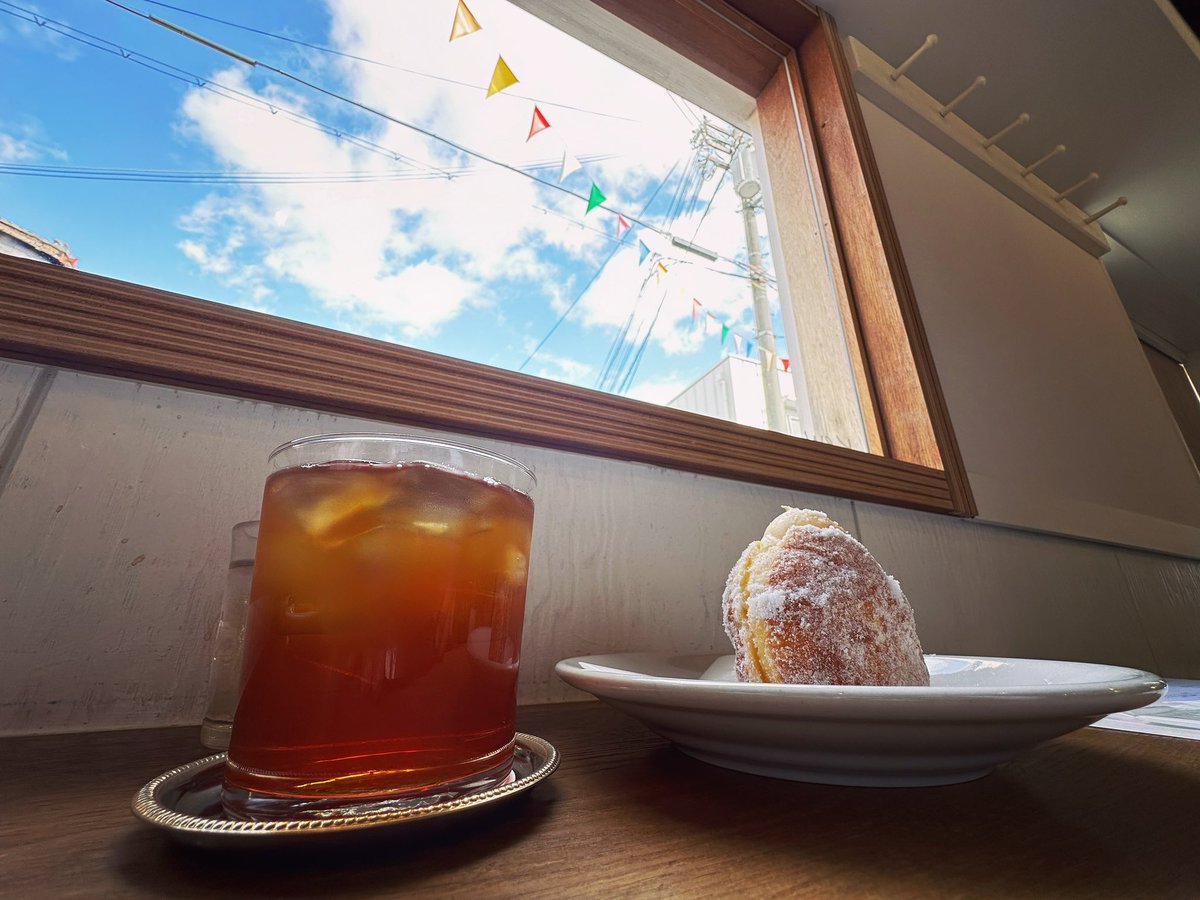 今日はお気に入りのスイーツ屋さんとその前に近くの喫茶でロコモコをいただきました😁