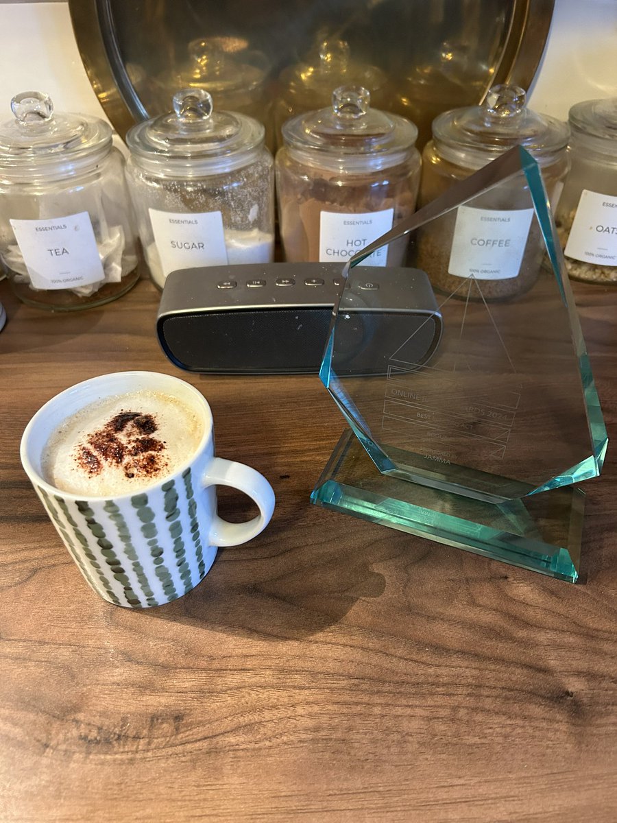 roguefxsynthwave tweet media