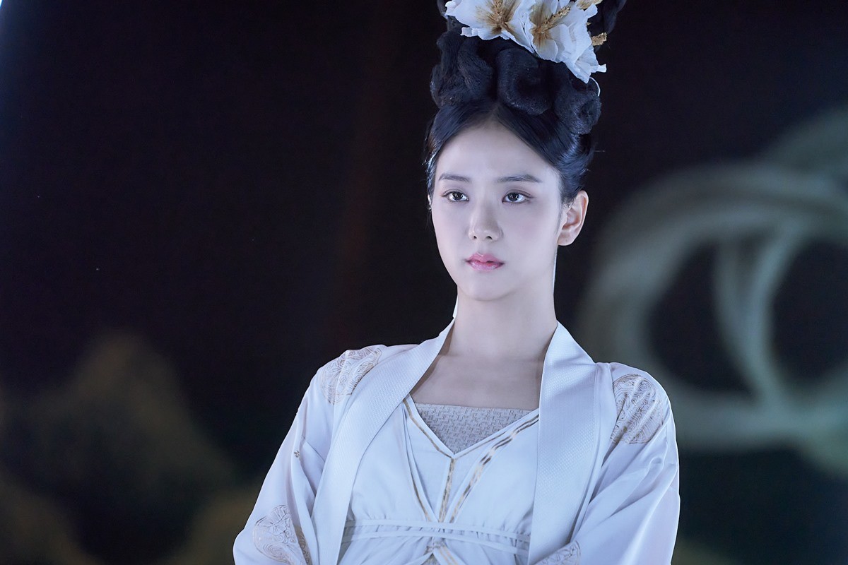 jisooschart's tweet photo. Actress #JISOO is drawing great attention as she will make her big screen debut through Omniscient Reader's Viewpoint. — OSEN
"Previously, even in her short scenes (in #DrCheon), she immediately caught the audience's attention & left a deep impression..." https://t.co/0t5MXwYg7M https://t.co/0jryThKDjt