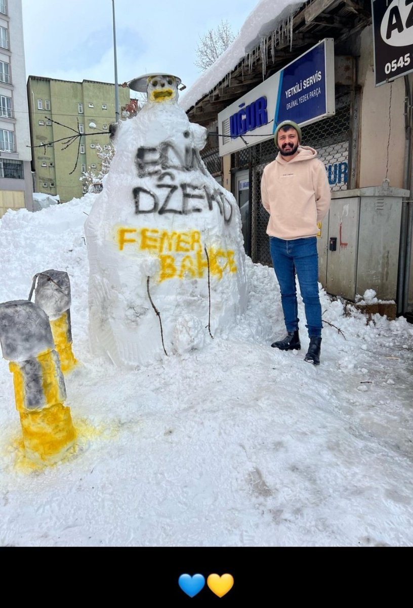 armanicinsavass's tweet photo. 💛 Karla kaplanan Hakkari'den bir manzara. https://t.co/a5pXnPPd8R