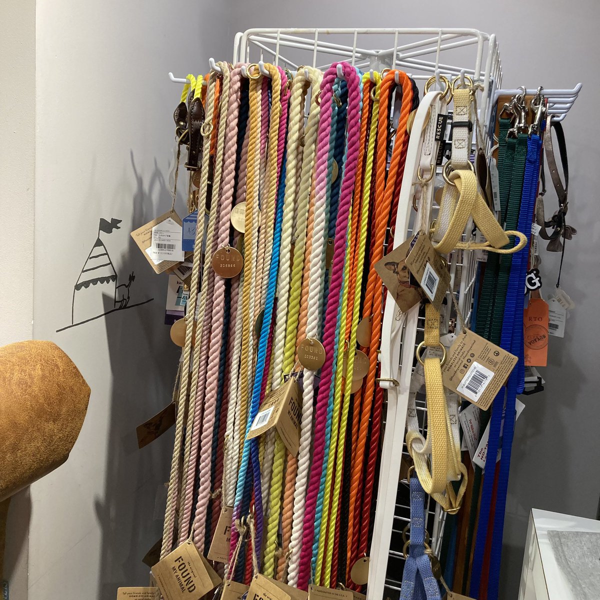 Iglow_dog's tweet photo. found my animalのロープリーシュが入荷しております！！
色もたくさんあります！

オンラインショップからも購入できます！

https://t.co/pdCkSBReEF https://t.co/VGWsebE3dD