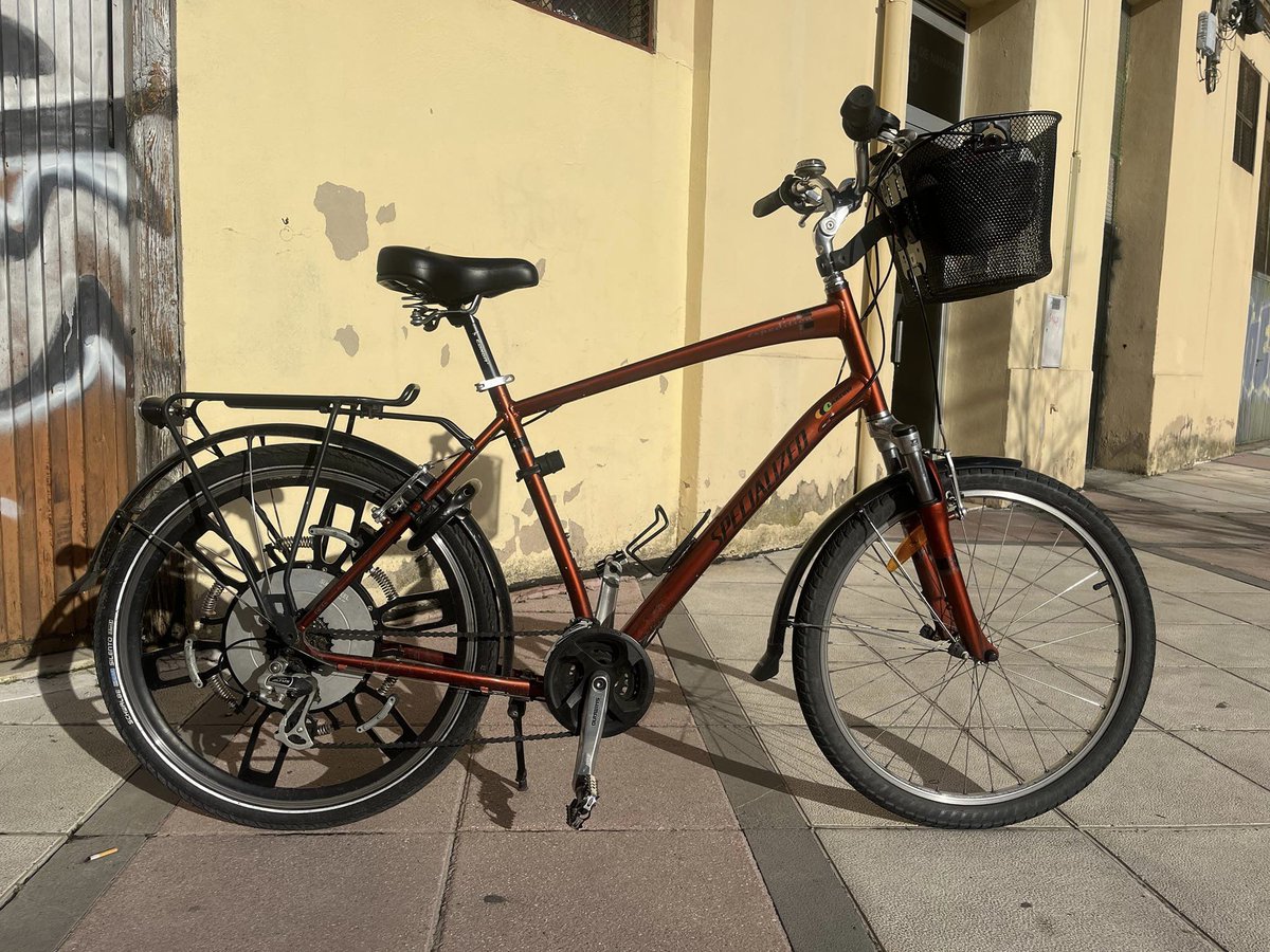 thesuperwheel's tweet photo. Received a photo of #SuperWheel from sunny #Pamplona #Spain.
This Spanish customer impressed with the unlimited range of power assistance of his SuperWheel Comet, may join the SuperWheel team and becomes a distributor in Spain. https://t.co/ipnIS6Ei9h