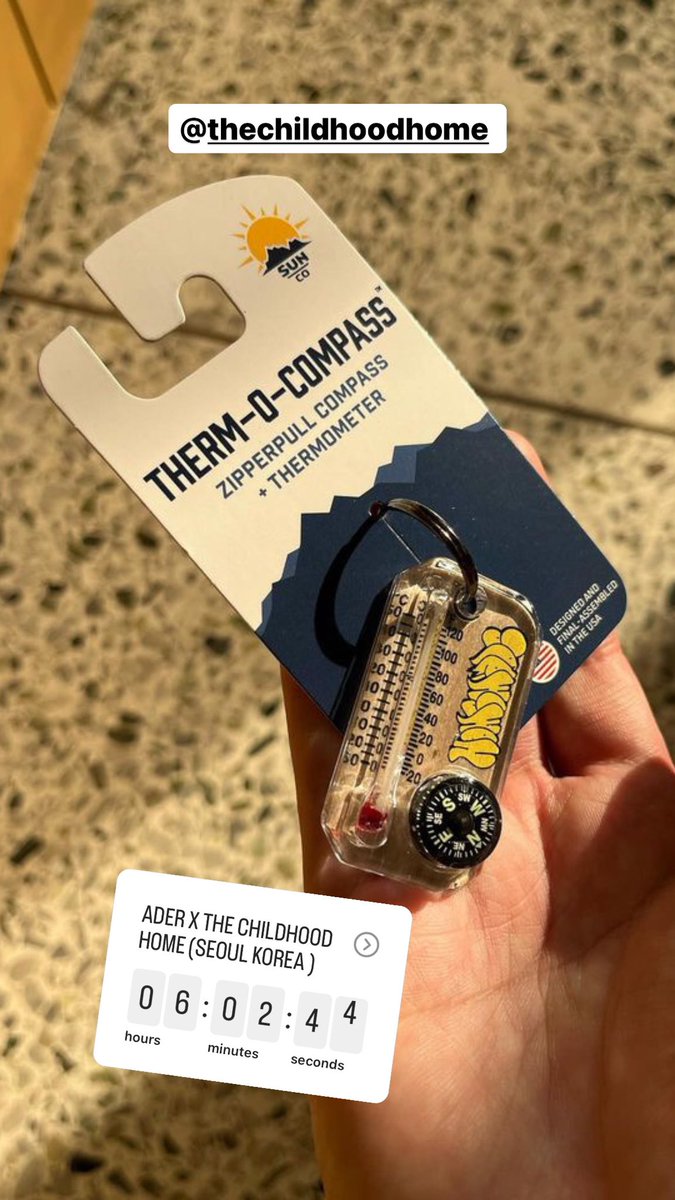 Homemade' Birchwood Therm-O-Compass
Retail: 25,000 krw / Release on 2024.1.28(Sun) 1PM KST

Details
•Luminous, liquid-filled compass
•Reads down to -20º Fahrenheit
•Wind chill chart included on the back
•Solid brass split ring easily attaches to any zipper