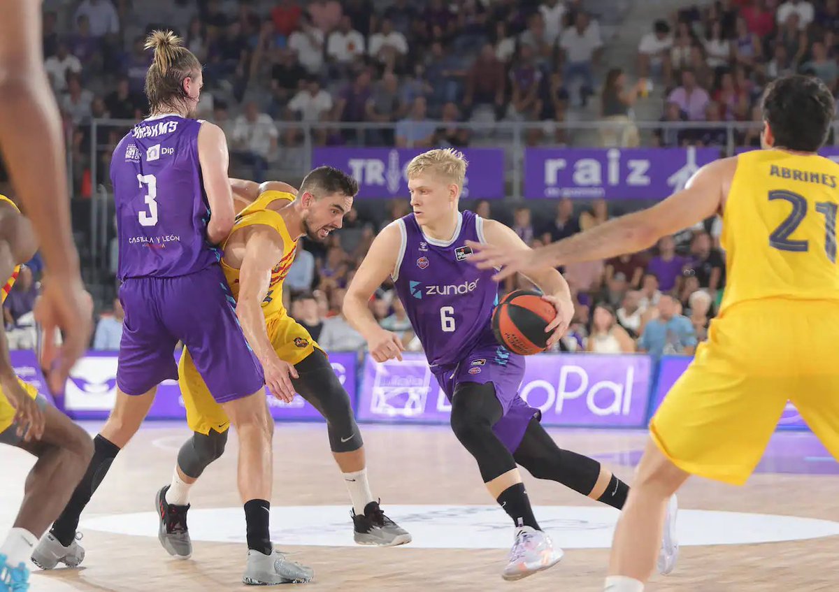 zunder_es's tweet image. 🏀⚡️¡Mañana jugamos contra @FCBbasket! ¡Deja en este post tu mensaje de ánimo a los jugadores de @ZunderPalencia y deja tu energía en forma de ❤️! 

💪🏽¡VAMOS CHICOS, SÍ SE PUEDE!

#SentimientoPalentino💜 #ChargingHero⚡️