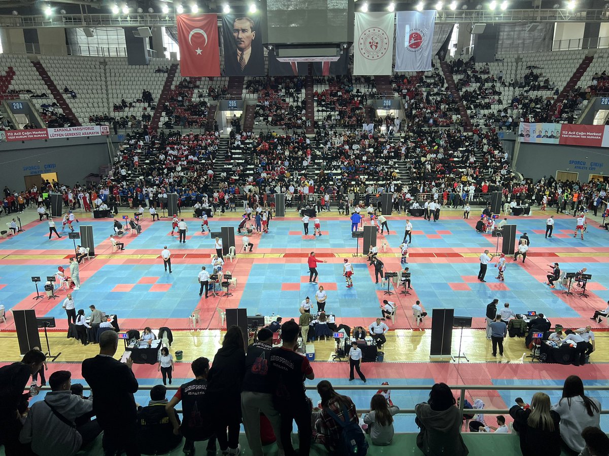 🥊 Kick Boks Rekora Doymuyor! Antalya’da devam eden Spor Toto Türkiye Kick Boks Şampiyonası müsabakaları 8 Ring, 15 Tatamide yapılıyor. 

Katılım olarak bugüne kadar yapılan en yüksek katılımlı şampiyonayı yapıyoruz. Katılım sağlayan İdareci, Antrenör, Hakem ve Sporcularımıza