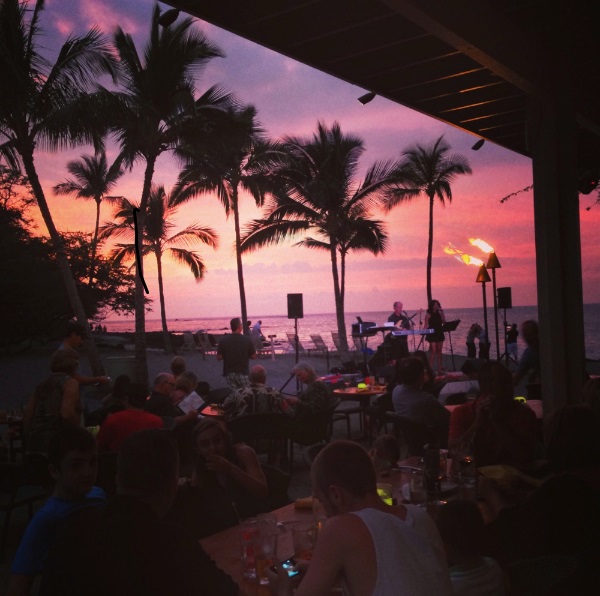 zero_damns's tweet image. this ALWAYS make me happy☺️
💜🩷beautiful sunset &amp;amp; yummy food😋🍽️  
#weekendvibes🥰 #pettypoints👏🏾👏🏾✅✅
#pettyproblems😈💅🏽 #fridayvibe💫💃🏽🌴   #taurus👑 #January2024🏖️ #goodvibes😘🎵🏝️
