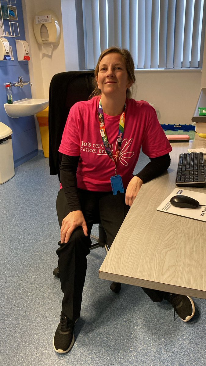 Here is my fantastic colleague @SallySc59832870 ready for Saturday morning drop in smear clinic    #CervicalCancerPreventionWeek  @RCNWomensHealth @FSRH_UK together #WeCan end cervical  Cancer @JosTrust
