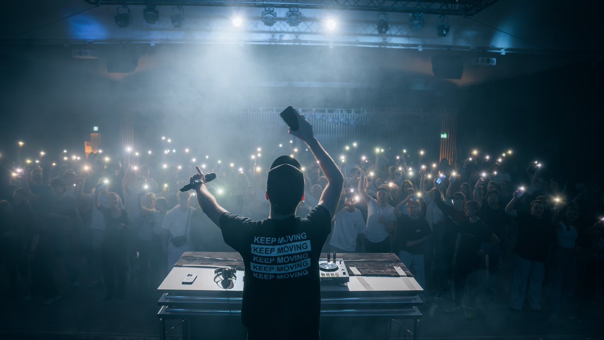 Who The Miles is Simon episode 6 is up on YouTube! Talking about my 2023, ADE, new studio and NYE. Watch here -> youtu.be/HZEBe0A0Ejg?si…